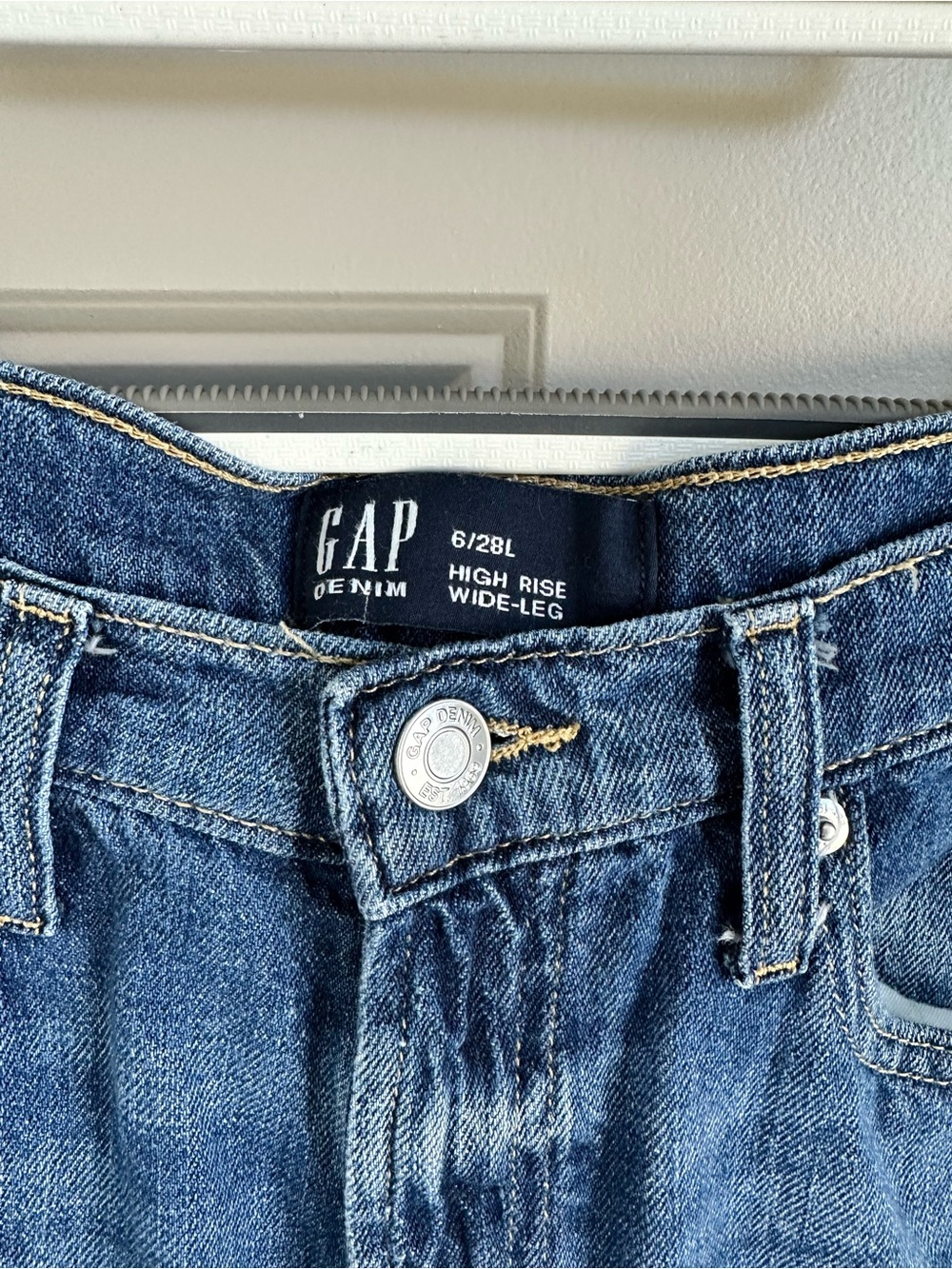 Gap Factory Women’s High-Rise Wide Leg Jeans in Medium Blue Wash size 6/28L - Picture 3 of 8